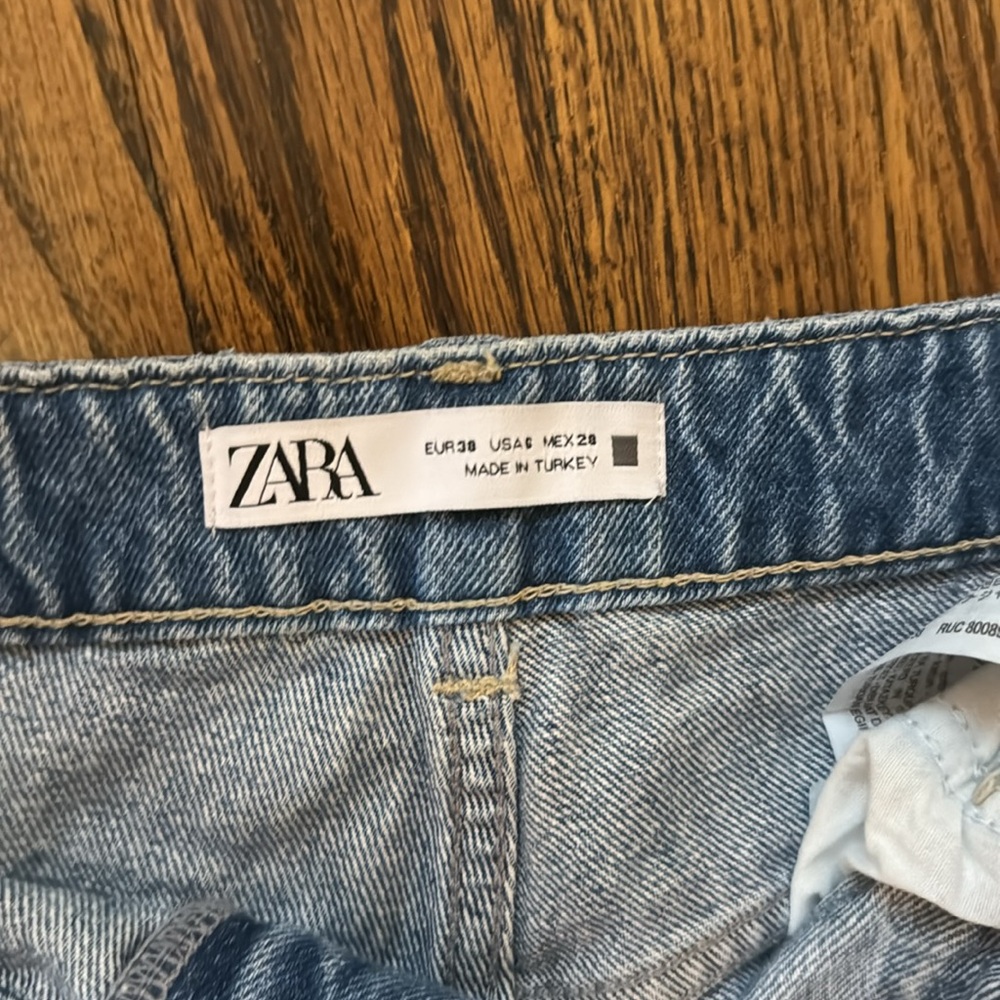 Zara Ripped Denim Jean - Picture 2 of 4